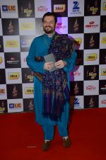 Nitin Mukesh at radio mirchi awards red carpet in Mumbai on 29th Feb 2016